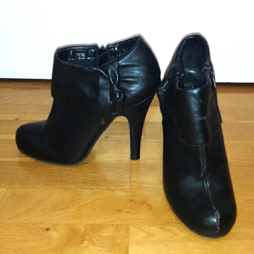 Ankle boots